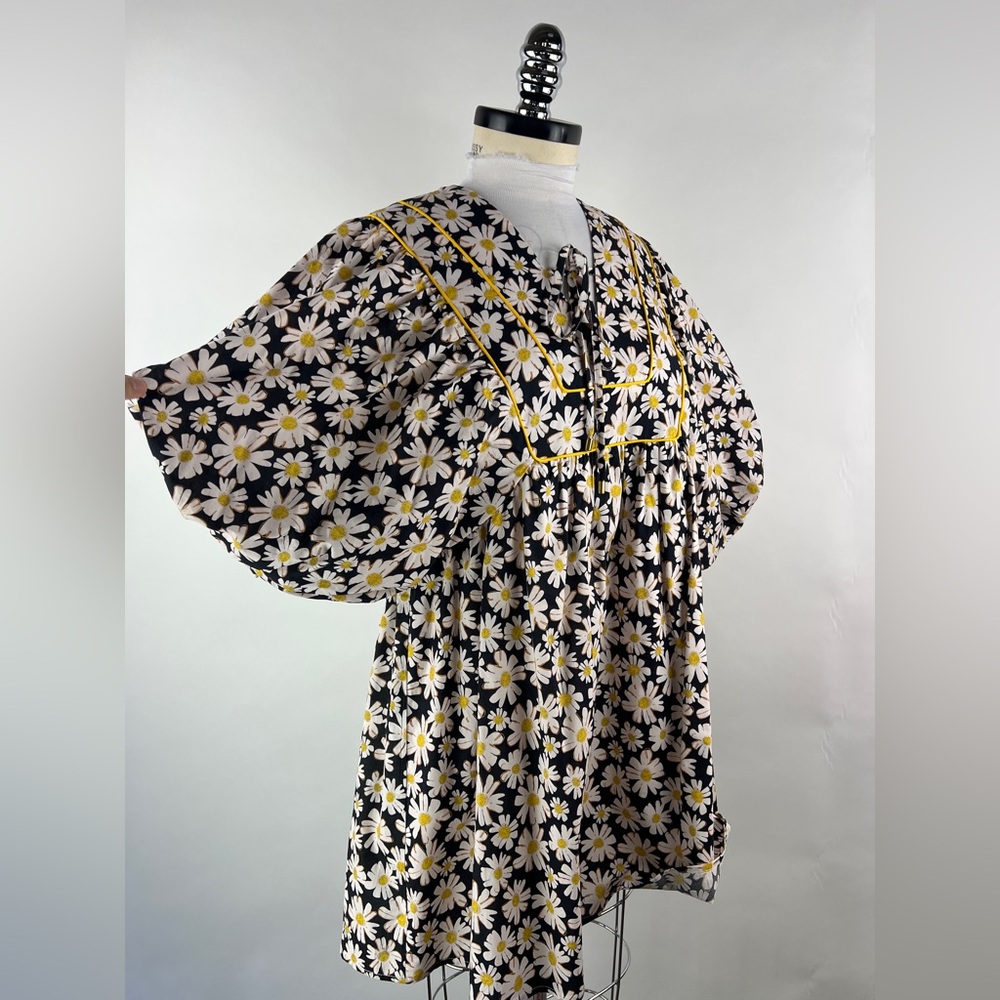 💚 3491. Daisy Floral Tie Front Mini Dress - Picture 2 of 11